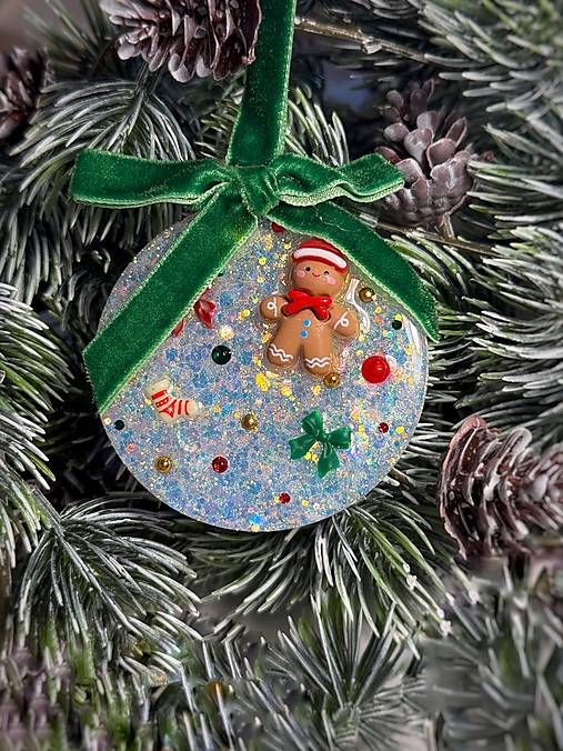 Dekorácie - Vianočná ozdoba na stromček s nápisom (Strieborná) - 17909759_