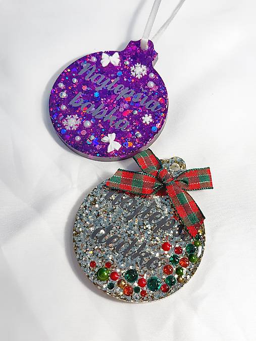 Dekorácie - Vianočná ozdoba na stromček s nápisom “Najlepšia babka/dedko/mama/ocko” - 17909877_