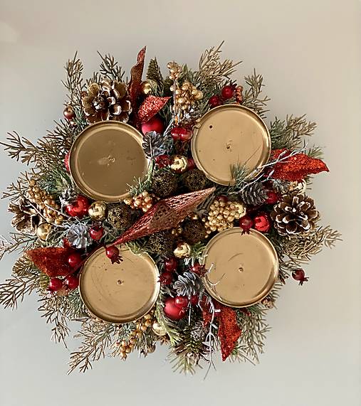 Adventný veniec 35cm na stôl na drevenom podstavci pre 4 sviečky 