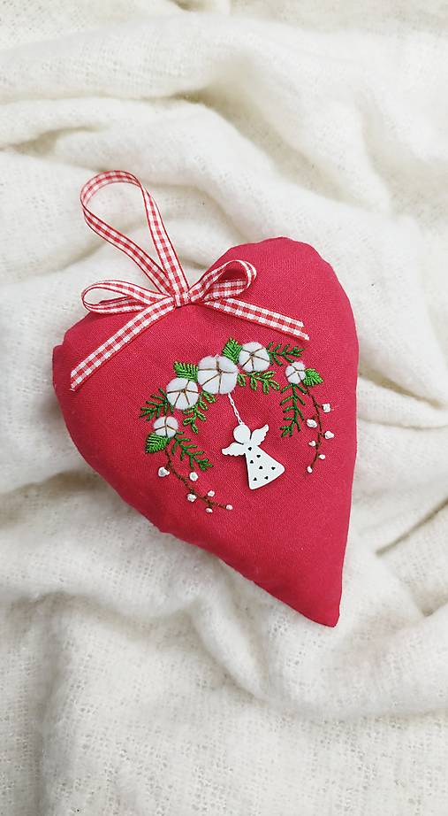 Dekorácie - Vyšívané vianočné srdiečko - 17912750_