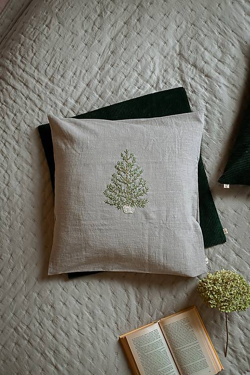 Úžitkový textil - Darčekový set 2 poťahov: Ľan + Ručná výšivka L + Menčester zelený - 17914032_