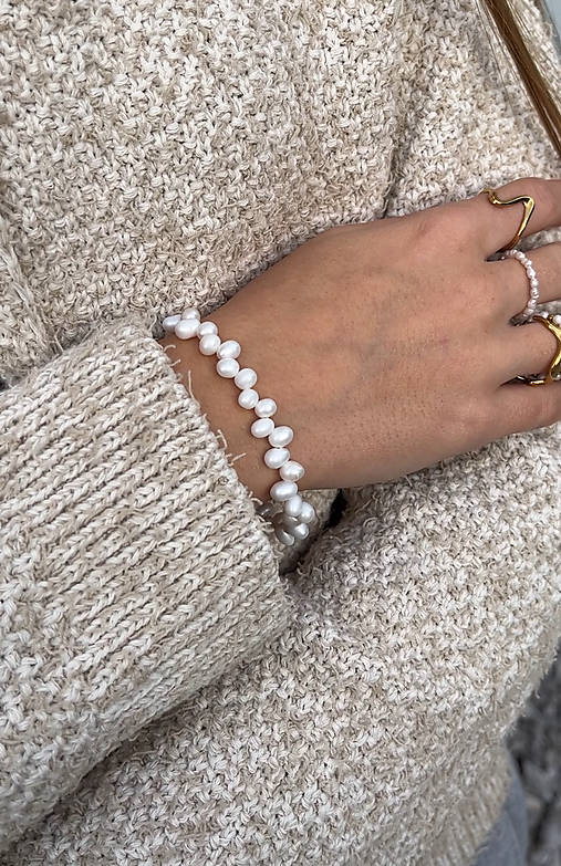 Perlový náramok