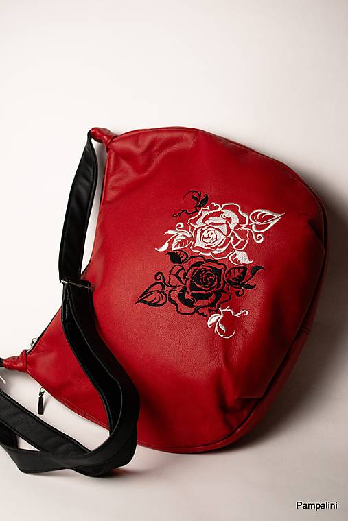 Kabelky - Vyšívaná Anabell - Růže na červené - 17915048_