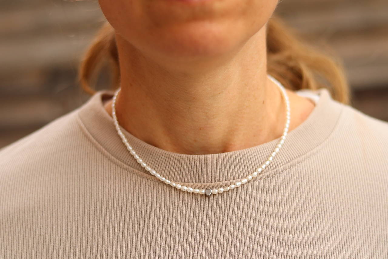 Perlový náhrdelník so srdiečkom