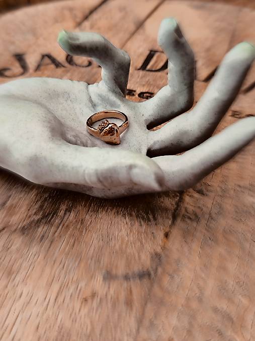 Bronzový prsteň - jahoda