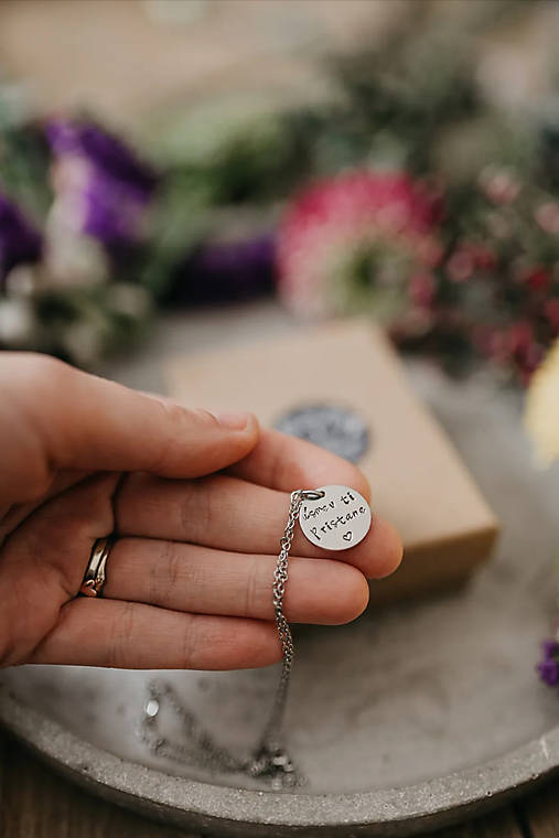 Retiazka na krk (Úsmev ti pristane)