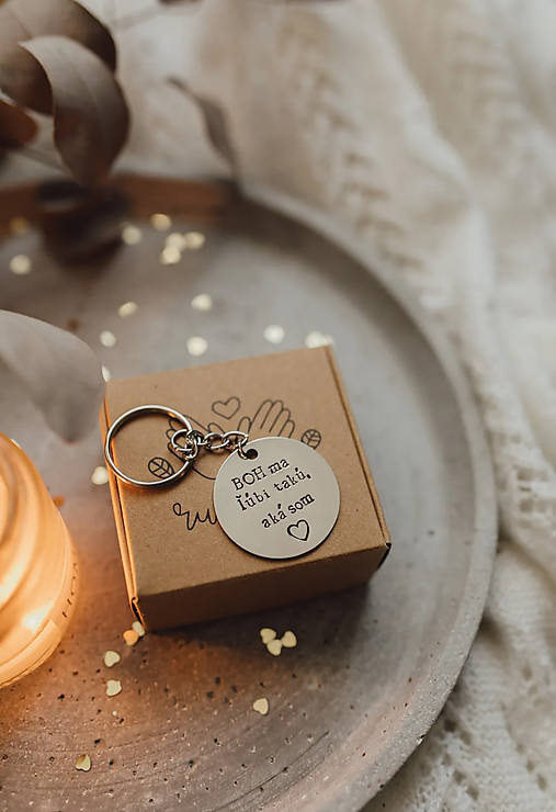 Kľúčenka (Boh ma ľúbi takú aká som)