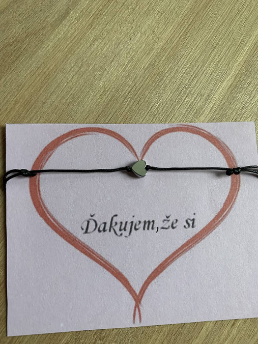 Náramky - náramok so srdiečkom (čierna-strieborné hranaté srdce) - 17915813_