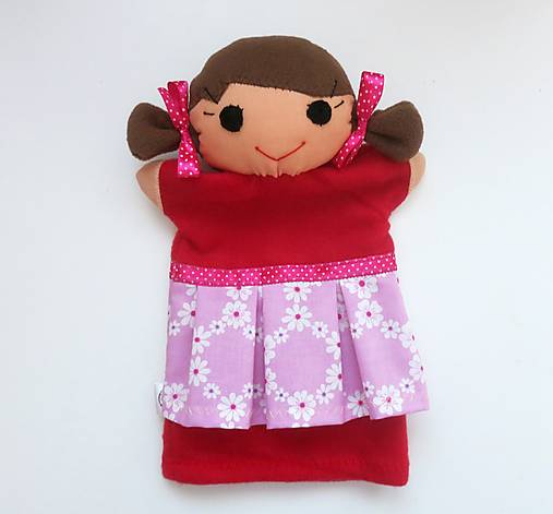 Maňuška dievčatko (v ružovej sukničke)