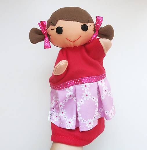 Maňuška dievčatko (v ružovej sukničke)