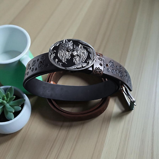 Zdobený kožený opasok