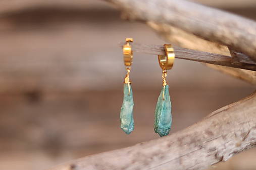 Náušnice kruhy so surovým krištáľom