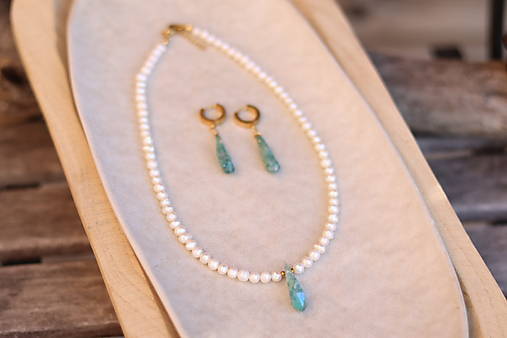 Náušnice kruhy so surovým krištáľom