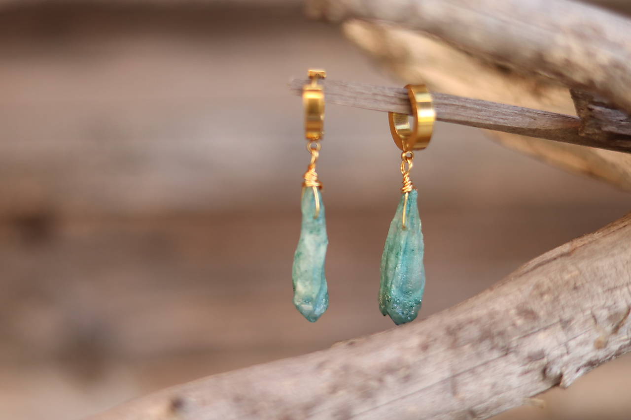 Náušnice kruhy so surovým krištáľom