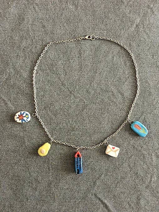 Náhrdelníky - Náhrdelník s keramickými príveskami - 17920282_