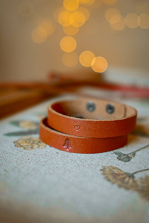 Kožený náramok - strom