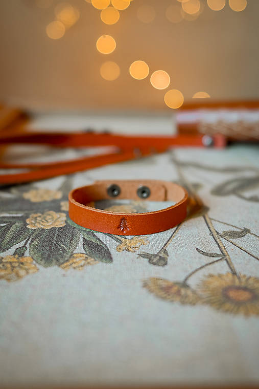 Kožený náramok - strom