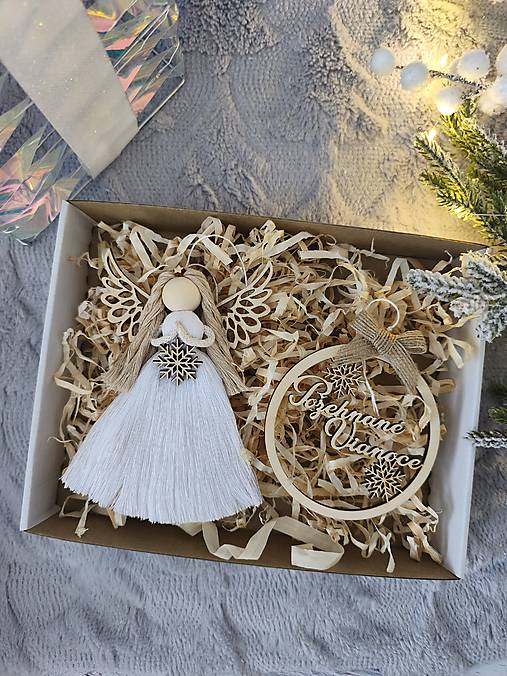 Dekorácie - Vianočný macrame anjelik - 17922957_