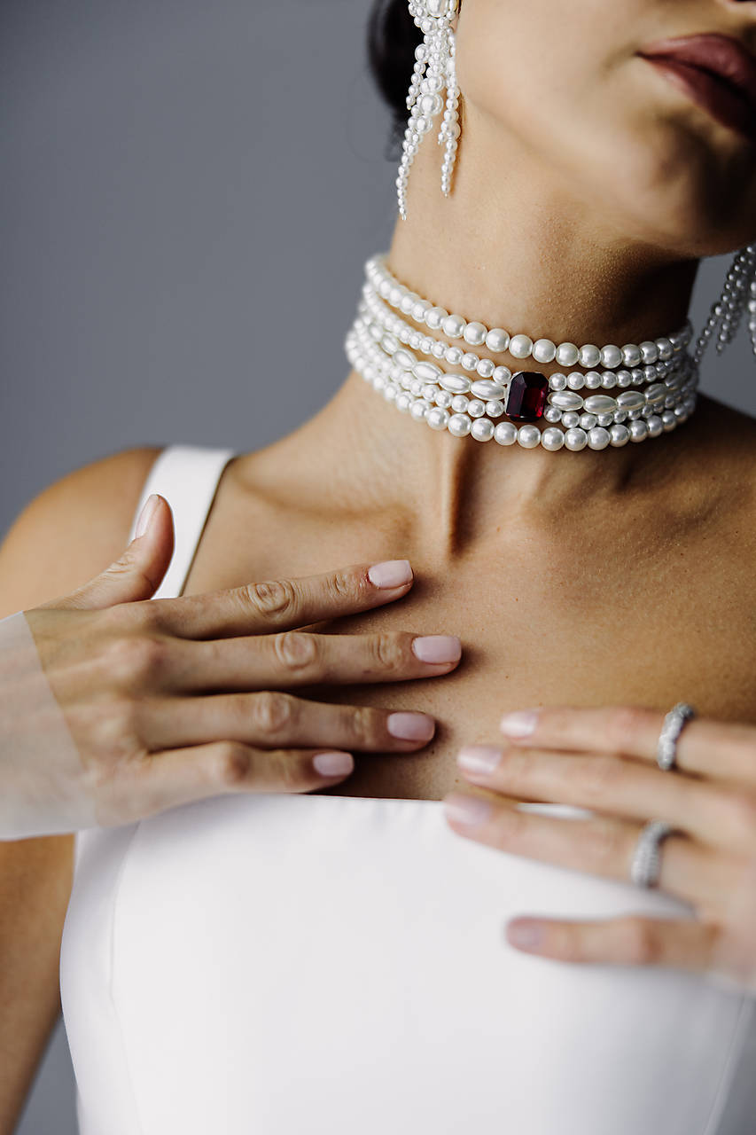 Perlový choker Júlia s krištáľom (Bordový krišáľ)