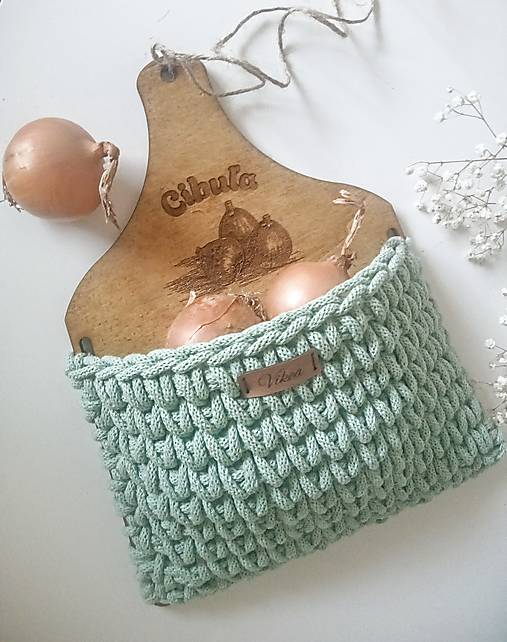 Úložné priestory & Organizácia - Rustikálny závesný košík na cibuľu - 17922792_