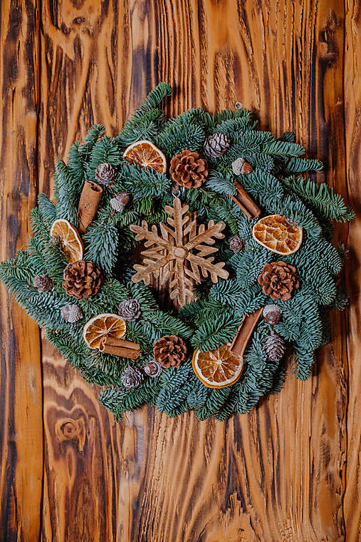 Dekorácie - Vianočný veniec - 17922320_