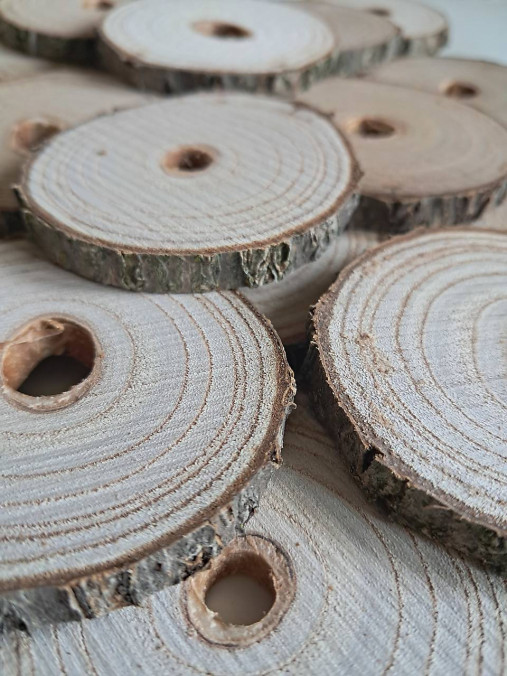 Dekorácie - Drevené plátky - paulownia - priemer cca 6 - 6,5 cm - 17922768_