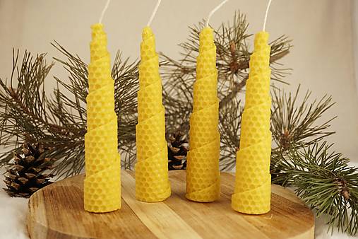 Sada 4 kusov Špirálových sviečok z včelieho vosku