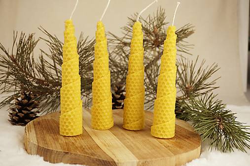 Špirálová sviečka z včelieho vosku - 1 kus