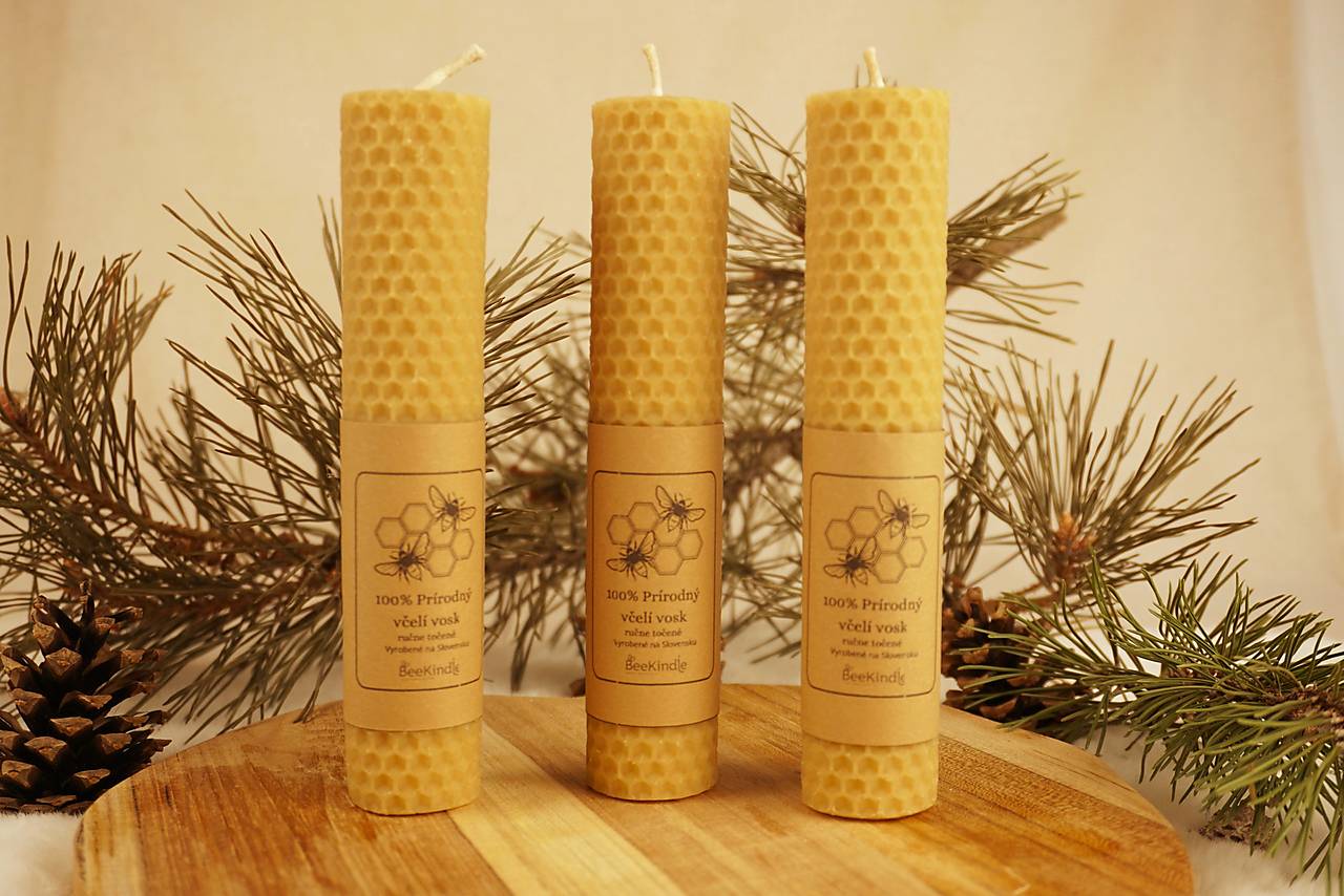 Ručne stáčaná vysoká sviečka- 1 kus