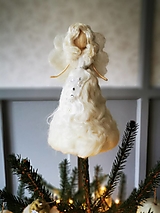 Dekorácie - Anjel na špic stromčeka - 17926079_