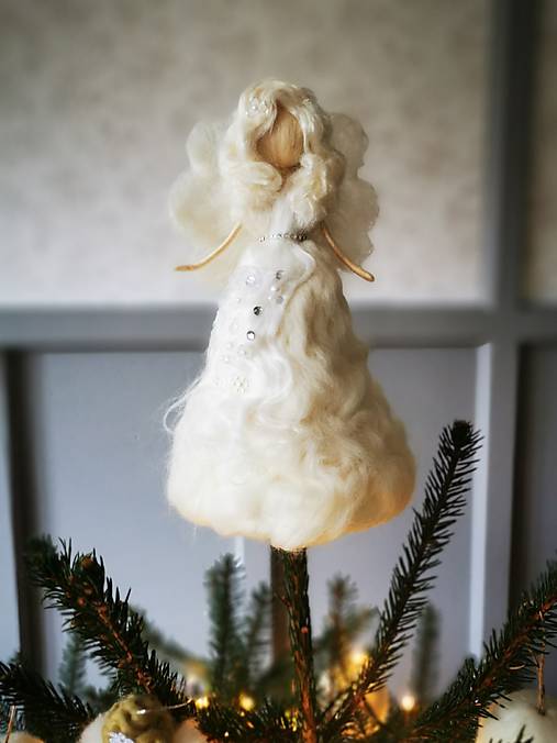 Dekorácie - Anjel na špic stromčeka - 17926079_