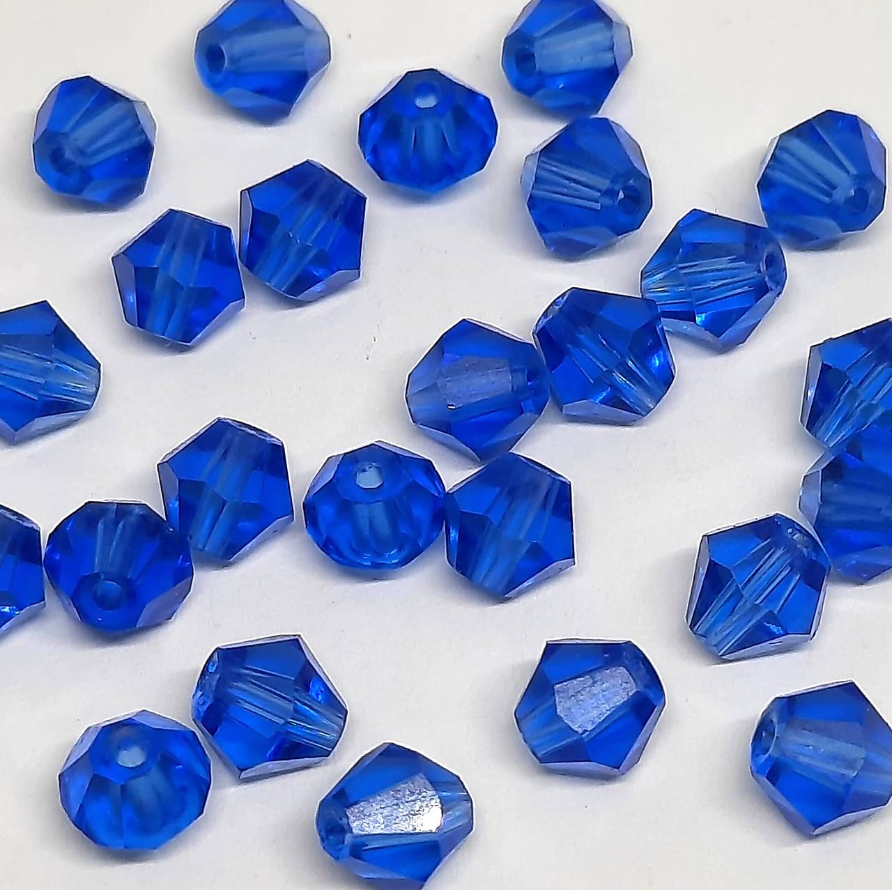 Sklenené korálky bicone 6mm-1ks