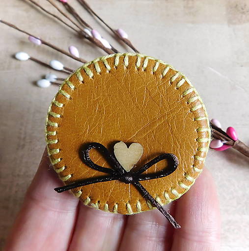 Brošne - brošňa kožená romantic - 50%! - 17928333_