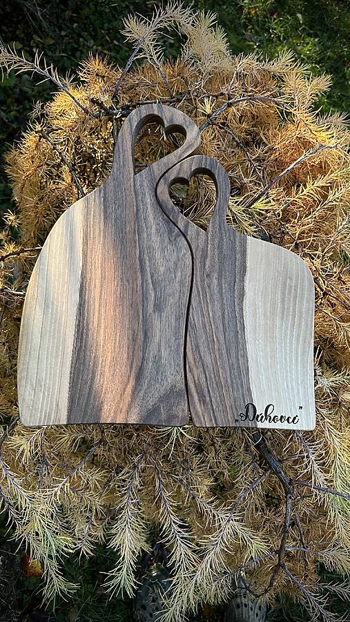 Príbory, varešky, pomôcky - Rodina-dosky na krájanie- orechové drevo+vypálený krátky text - 17926397_