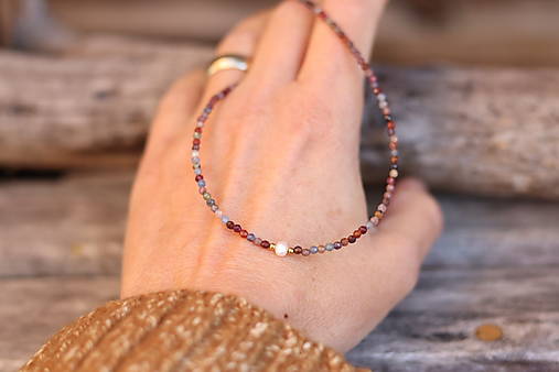 Náhrdelník choker korund, perla