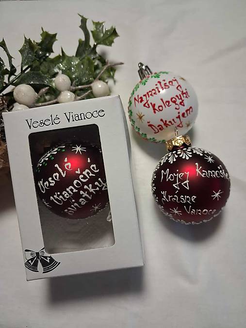 Dekorácie - Vianočná gula malovaná  voskom ,doplnená ručným písaním..... - 17926117_