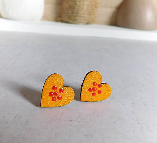 Náušnice - drevené napichovačky srdiečka folk - Výpredaj! - 17929729_