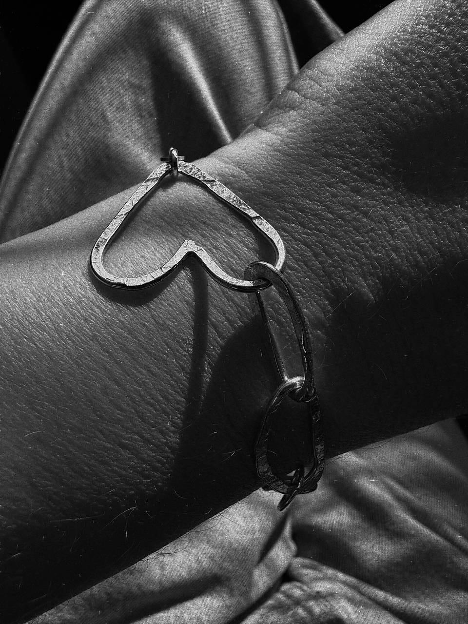 Strieborný náramok - Srdco