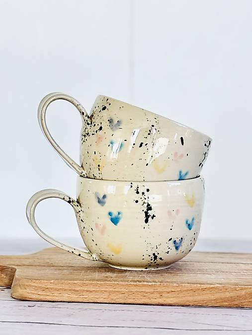 Farebné Srdiečka - šálka latte (280ml,  s uškom)