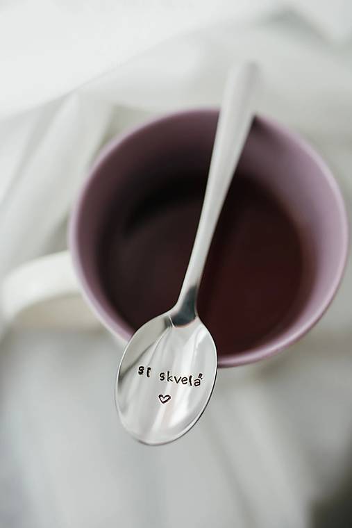 Lyžičky Ručičkovo s vyrazenými nápismi