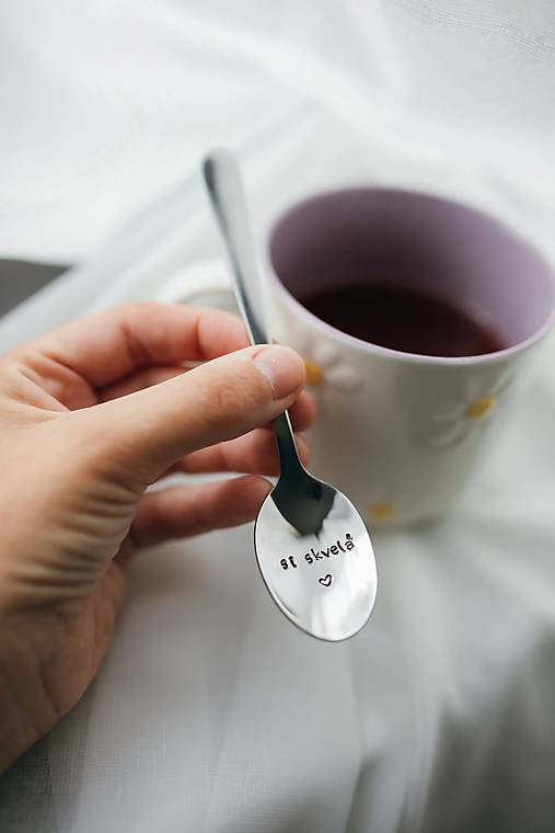 Lyžičky Ručičkovo s vyrazenými nápismi