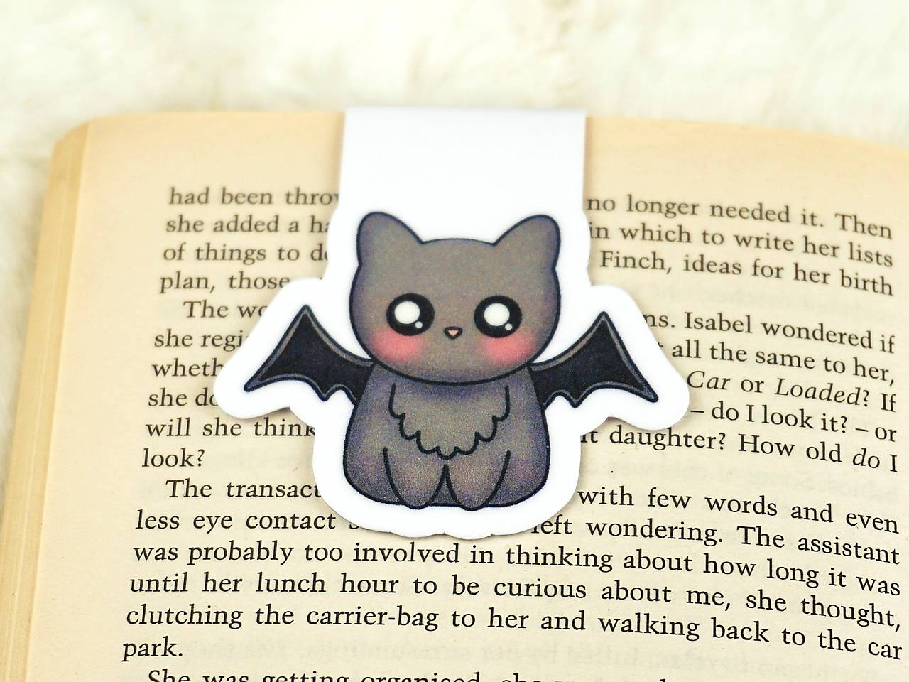 Halloweenska kolekcia magnetických záložiek | Vyberte si svoj motív (Hanblivý netopier)