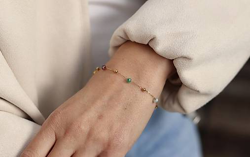 Tenký retiazkový náramok s mix minerálov