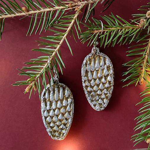 Náušnice - Vianočné šisky z pappermaché - 17931709_