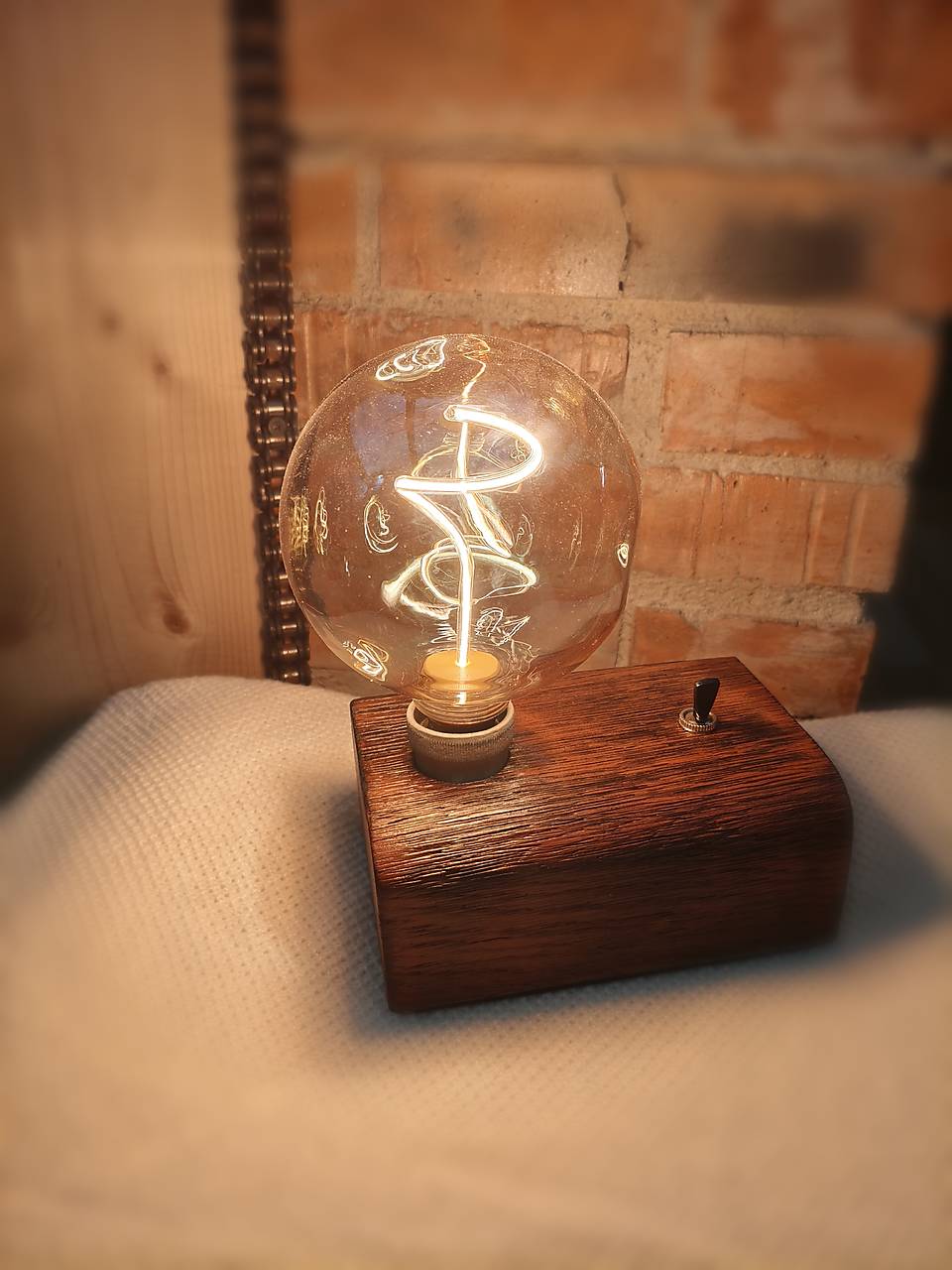 Lampa nočná dekoračná