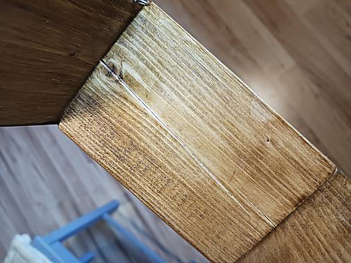 Zimný prírodný lampášik s dedinkou - orechový