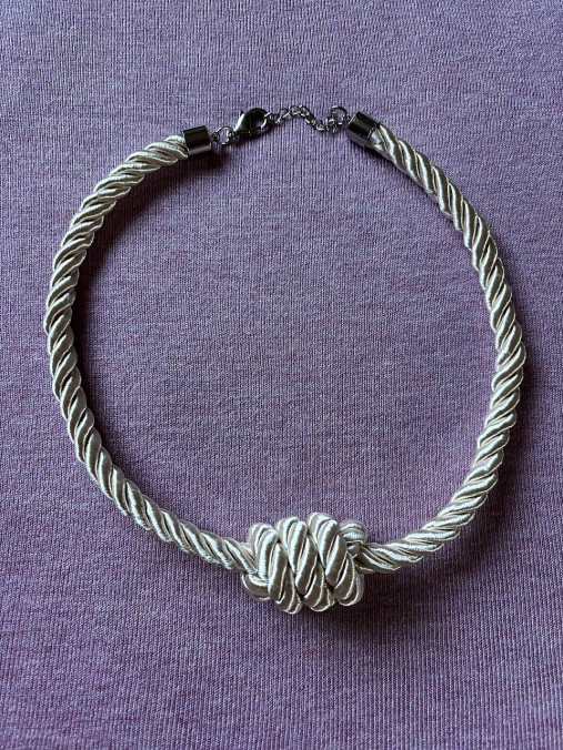 Náhrdelníky - Uzlový náhrdelník - elegantný - 17932885_