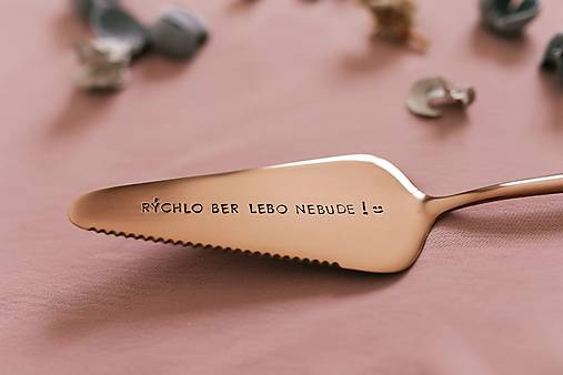 Tortová lopatka Ručičkovo s ručne vyrazeným textom