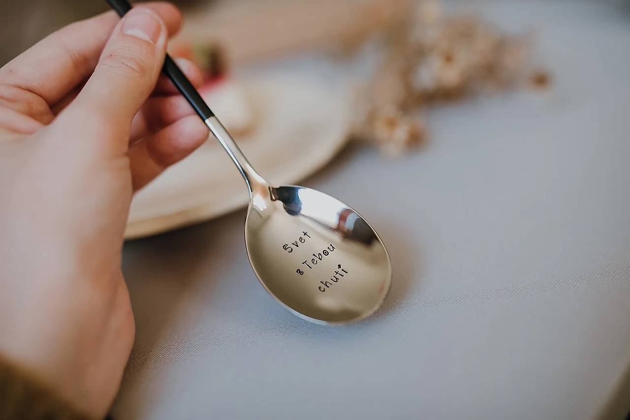 Lyžica Ručičkovo - Svet s Tebou chutí