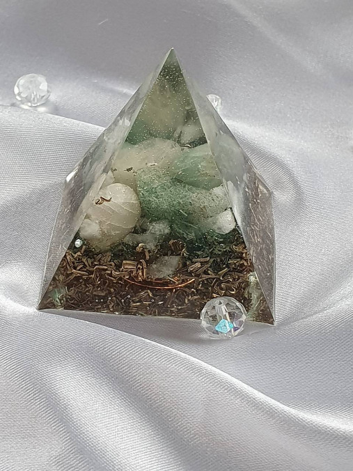 Orgonitová pyramída HOJNOSŤ A PROSPERITA